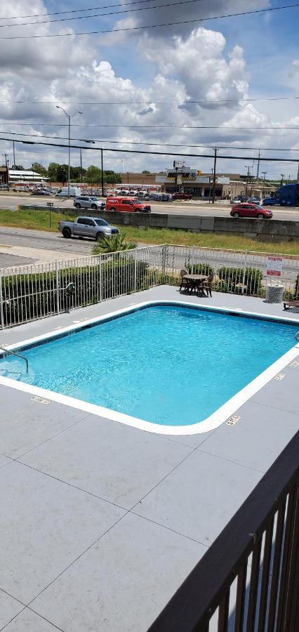 Econo Lodge San Antonio Northeast I-35 外观 照片