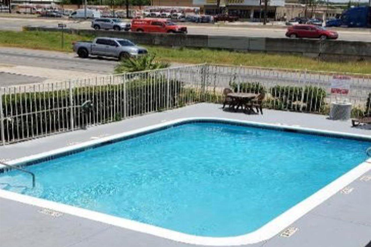 Econo Lodge San Antonio Northeast I-35 外观 照片